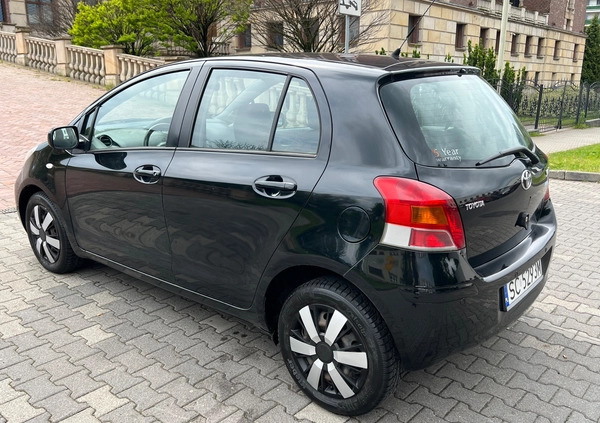 Toyota Yaris cena 15500 przebieg: 126000, rok produkcji 2009 z Pobiedziska małe 497